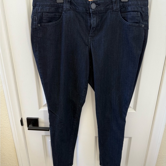Democracy Women's Deep Indigo Skinny Jeans - Picture 1 of 3